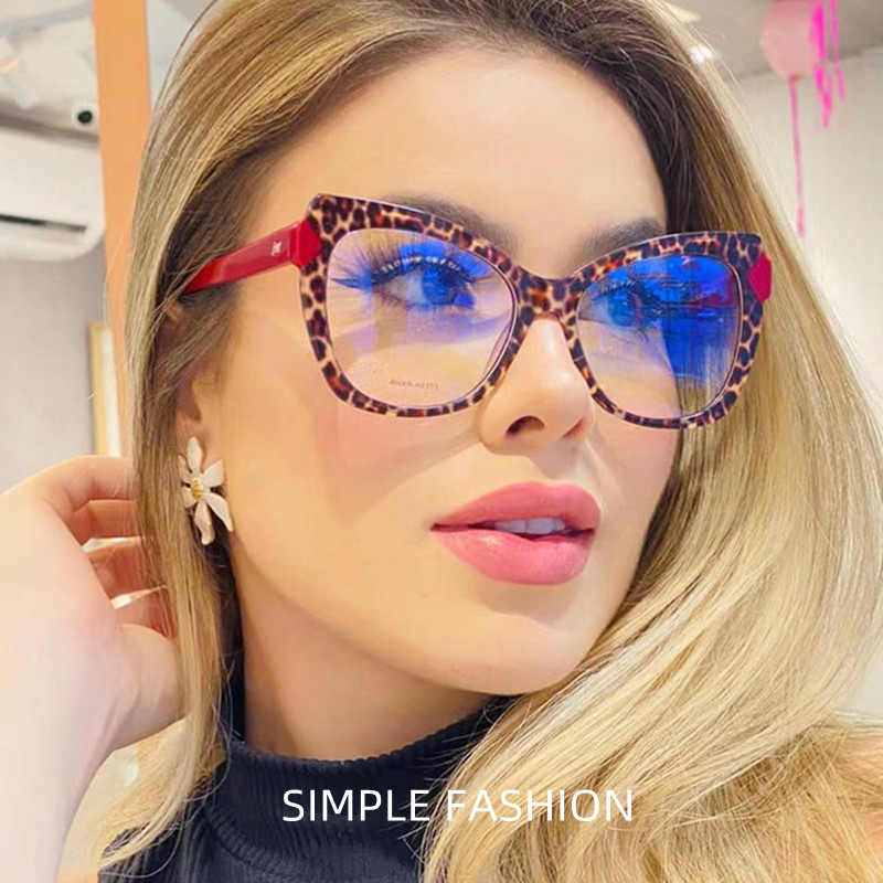 Luxury Lifestyle Store - Fashion Brand Luxury Design Retro Oversize