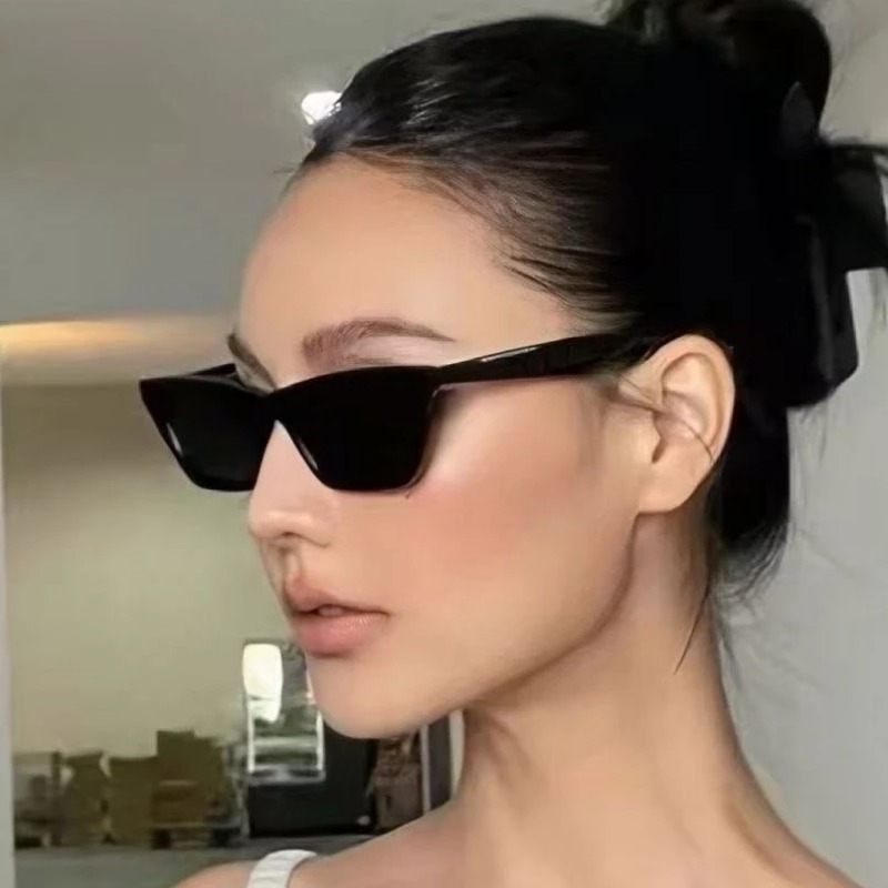 Luxury Cat Eye Black Sunglasse - Luxury Zone ulasan dan harga