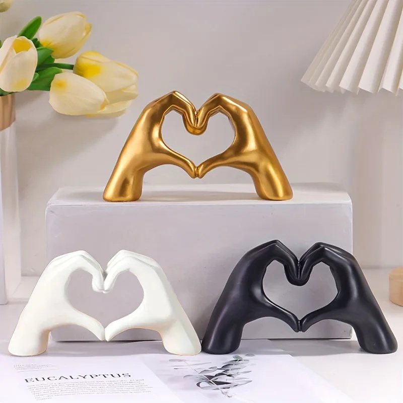 Resin Love Gesture Sculpture D - Quiet Luxury Lifestyle ulasan dan harga