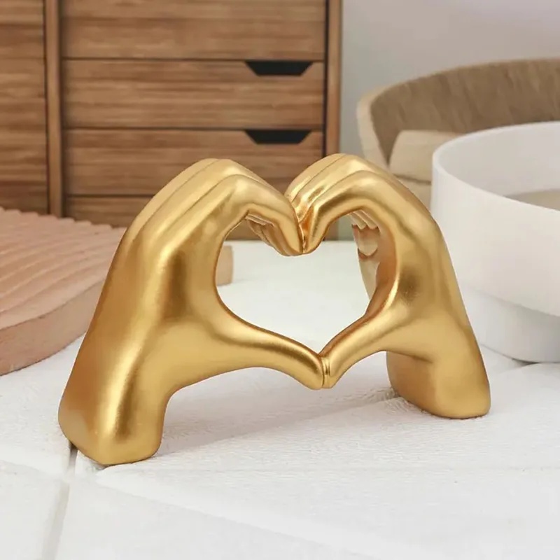 Resin Love Gesture Sculpture D - Quiet Luxury Lifestyle ulasan dan harga